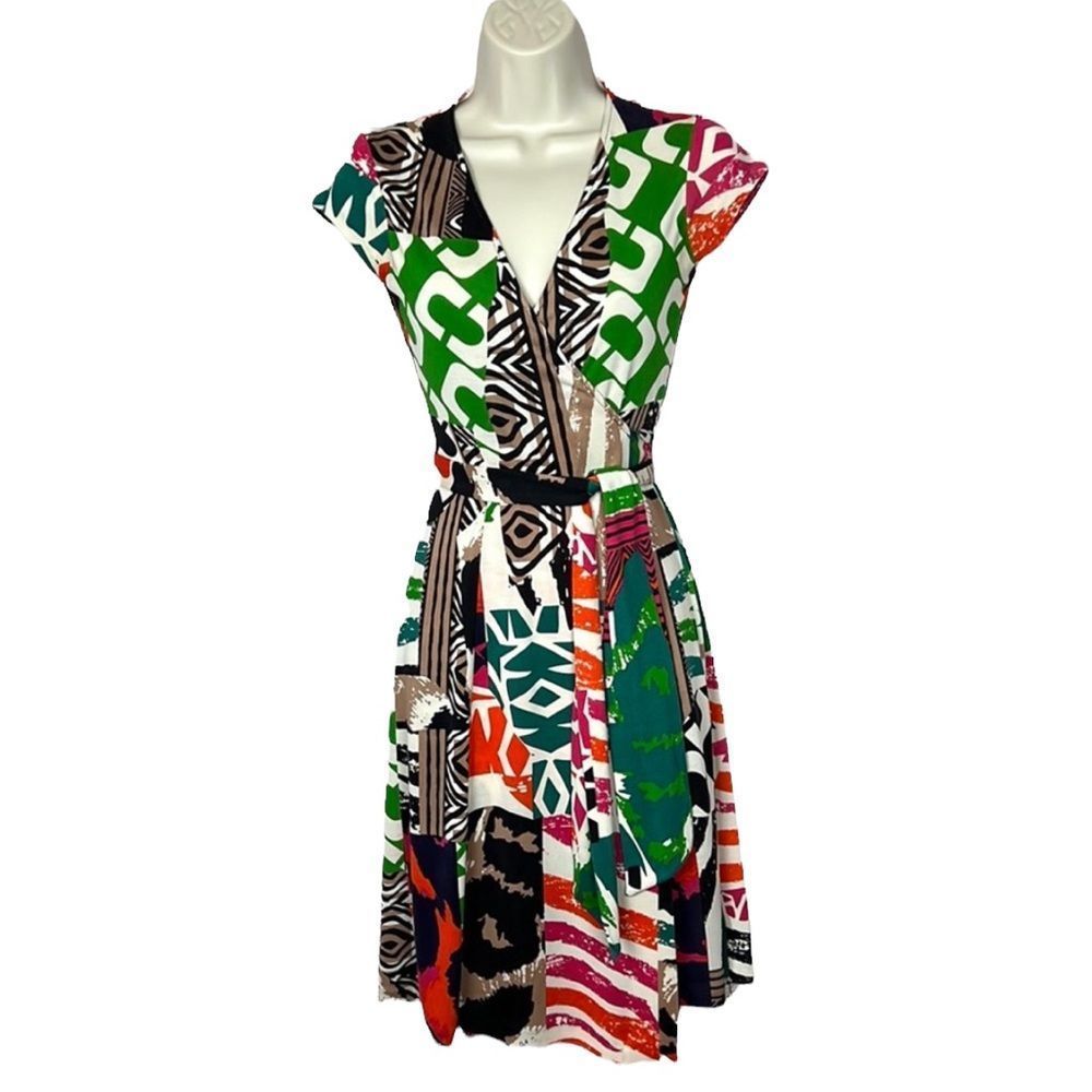 Diane von Furstenberg DVF  short
sleeve multicolored wrap dress